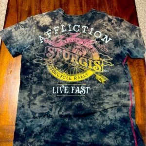 Very nice men’s Affliction Sturgis Motorcycle Rally T-shirt.